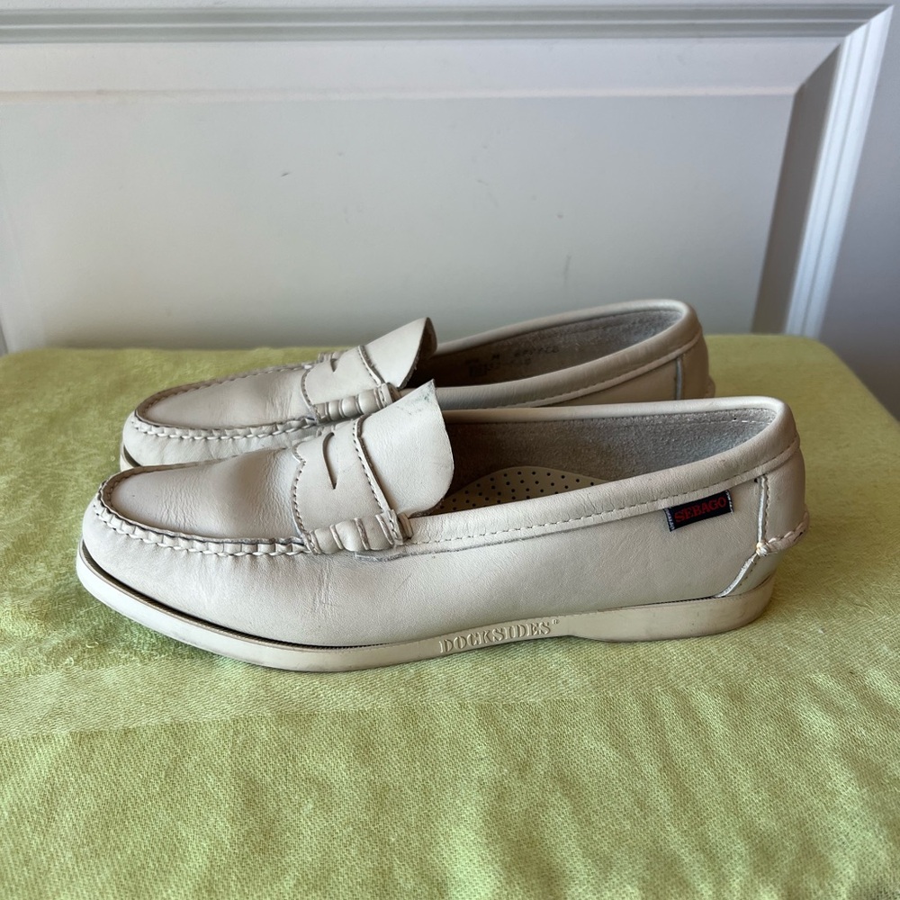 Sebago Off-White Leather Dockside Loafers. Size 8.5